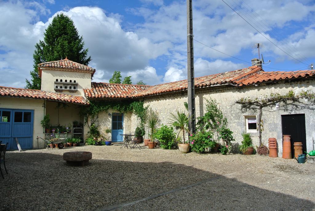 Chez Sarrazin Villa Brossac ภายนอก รูปภาพ
